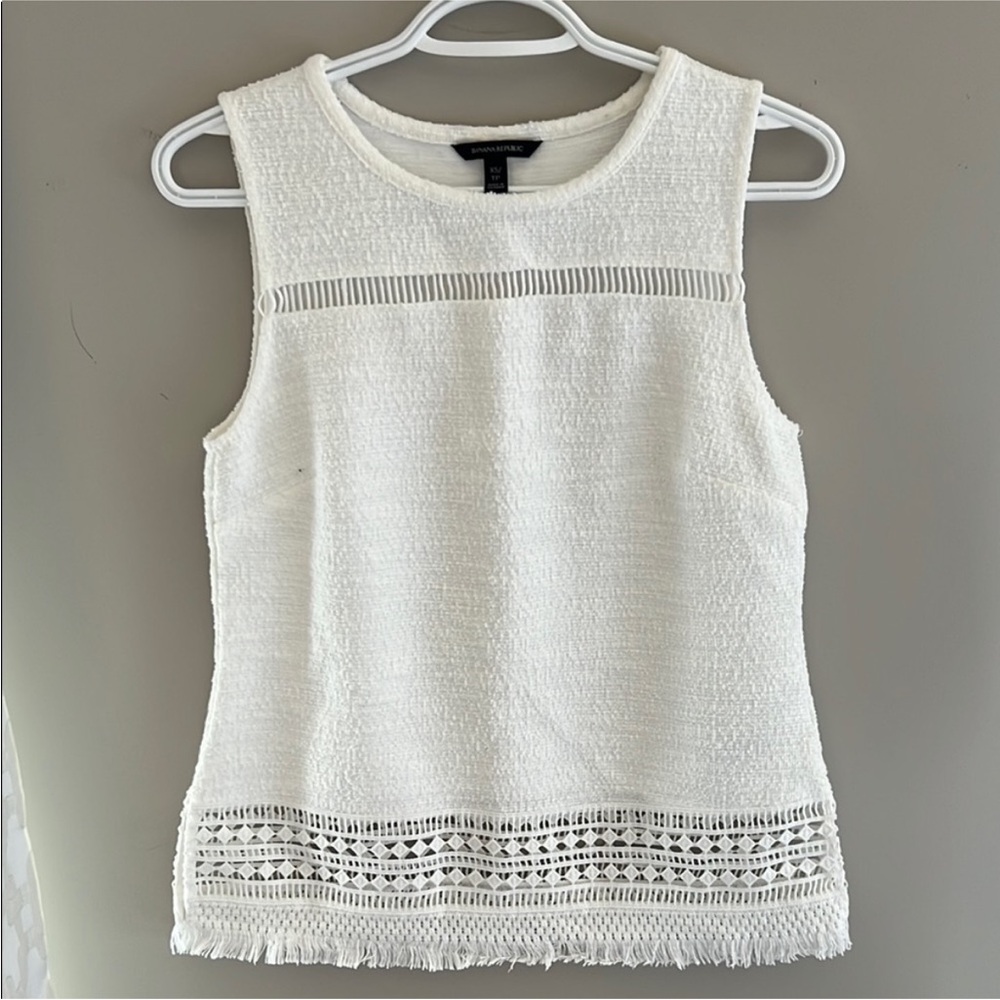 BANANA REPUBLIC SLEEVELESS TOP